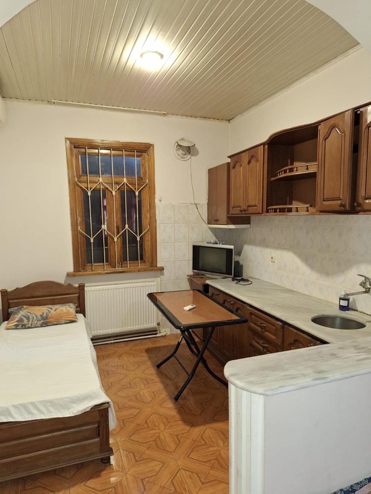 Nino And Ali Appartement Batoemi Buitenkant foto